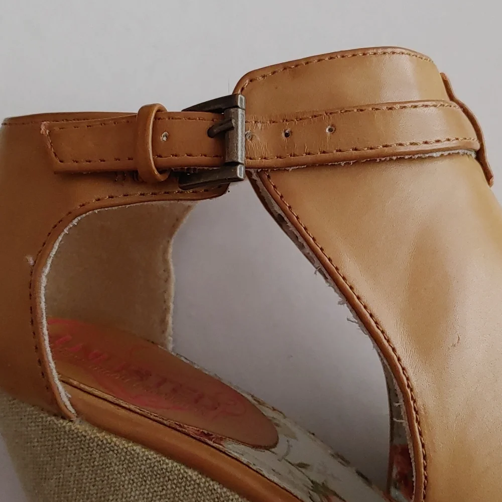 UNLISTED open toe wedges - Picture 7 of 8